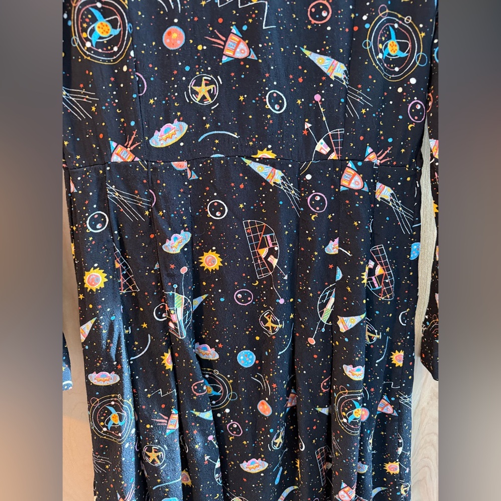 & Other Stories Black Midi Dress with Colorful Space Print - Picture 12 of 12